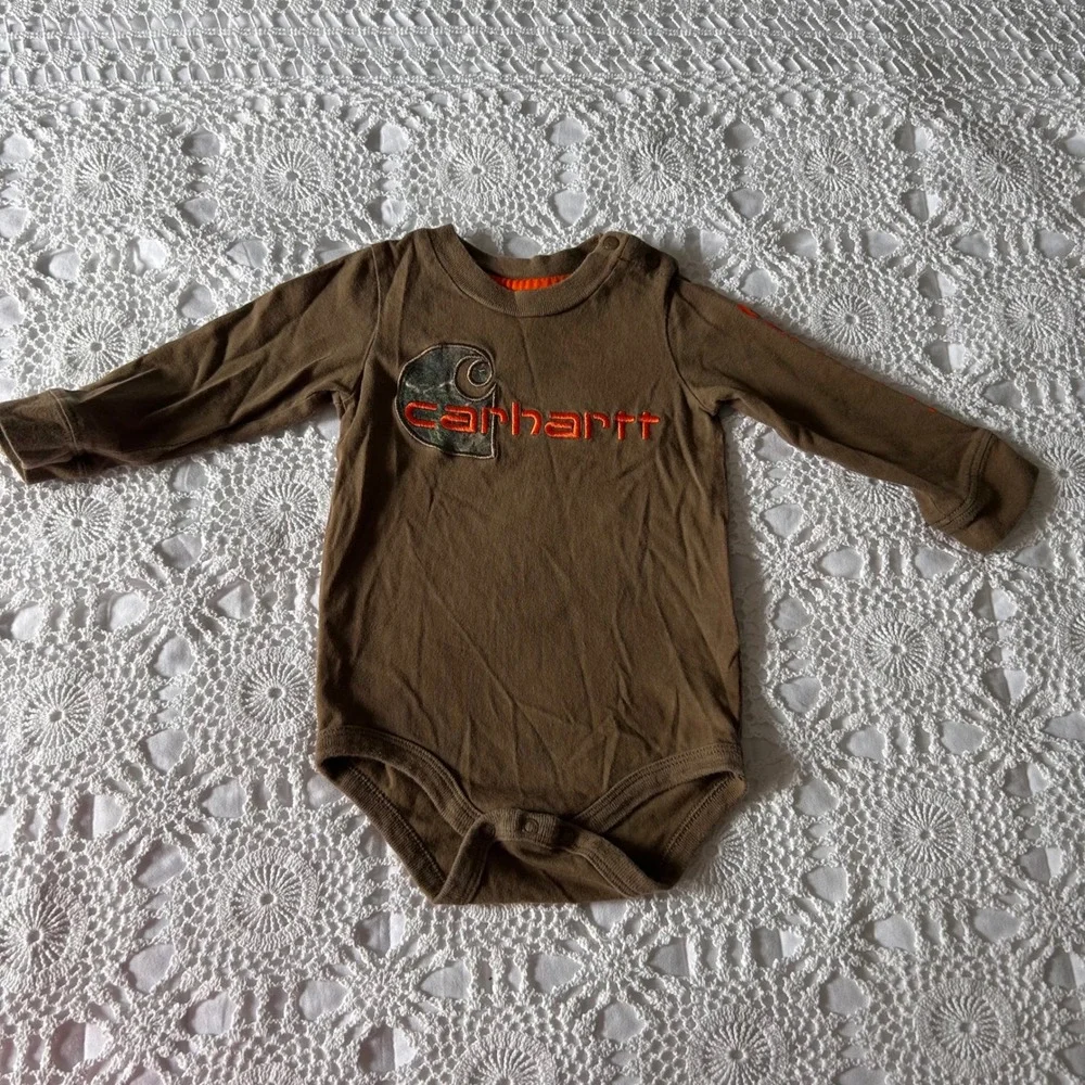 Carhartt‎ Baby Boy Brown Long Sleeve Bodysuit Embroidered Logo Camo 12M